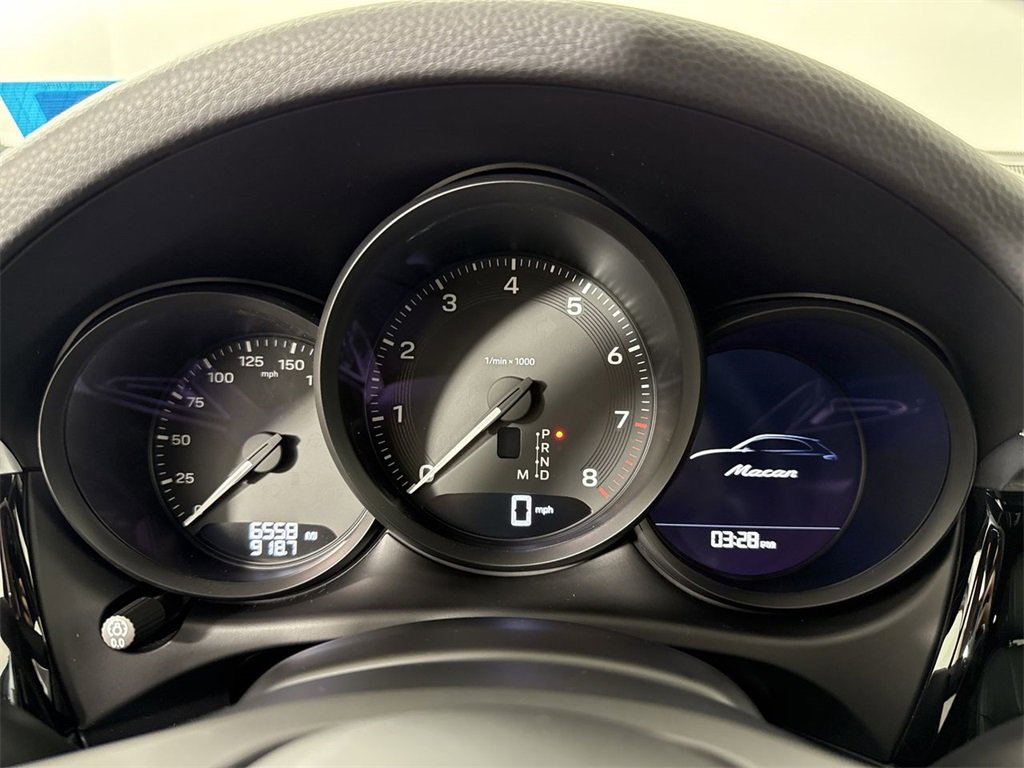 Used 2025 Porsche Macan image 37