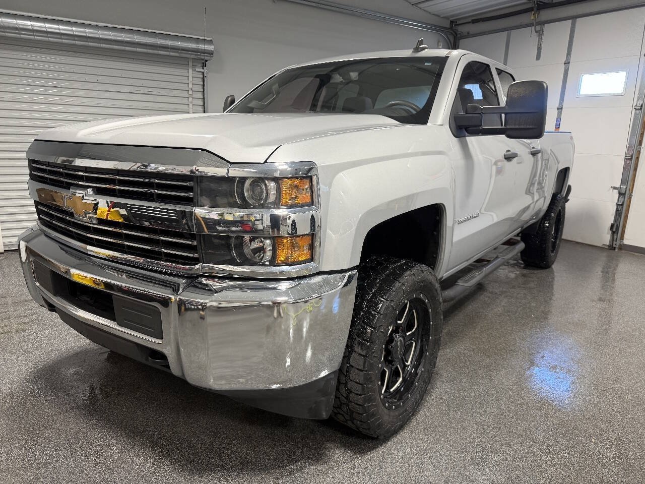 Used 2018 Chevrolet Silverado 2500 W/T w/ WT Convenience Package AWD/4WD image 2