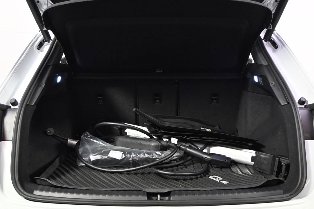 Used 2022 Audi Q4 e-tron Prestige image 19