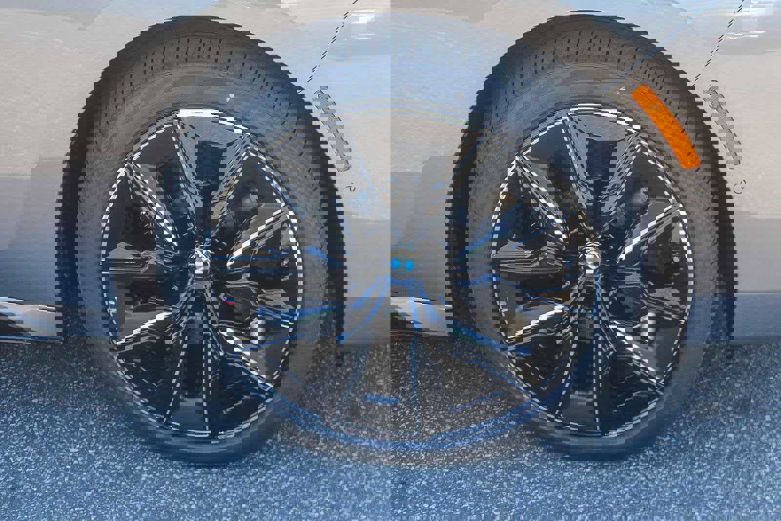 New 2026 BMW 750e xDrive w/ Premium Package image 16