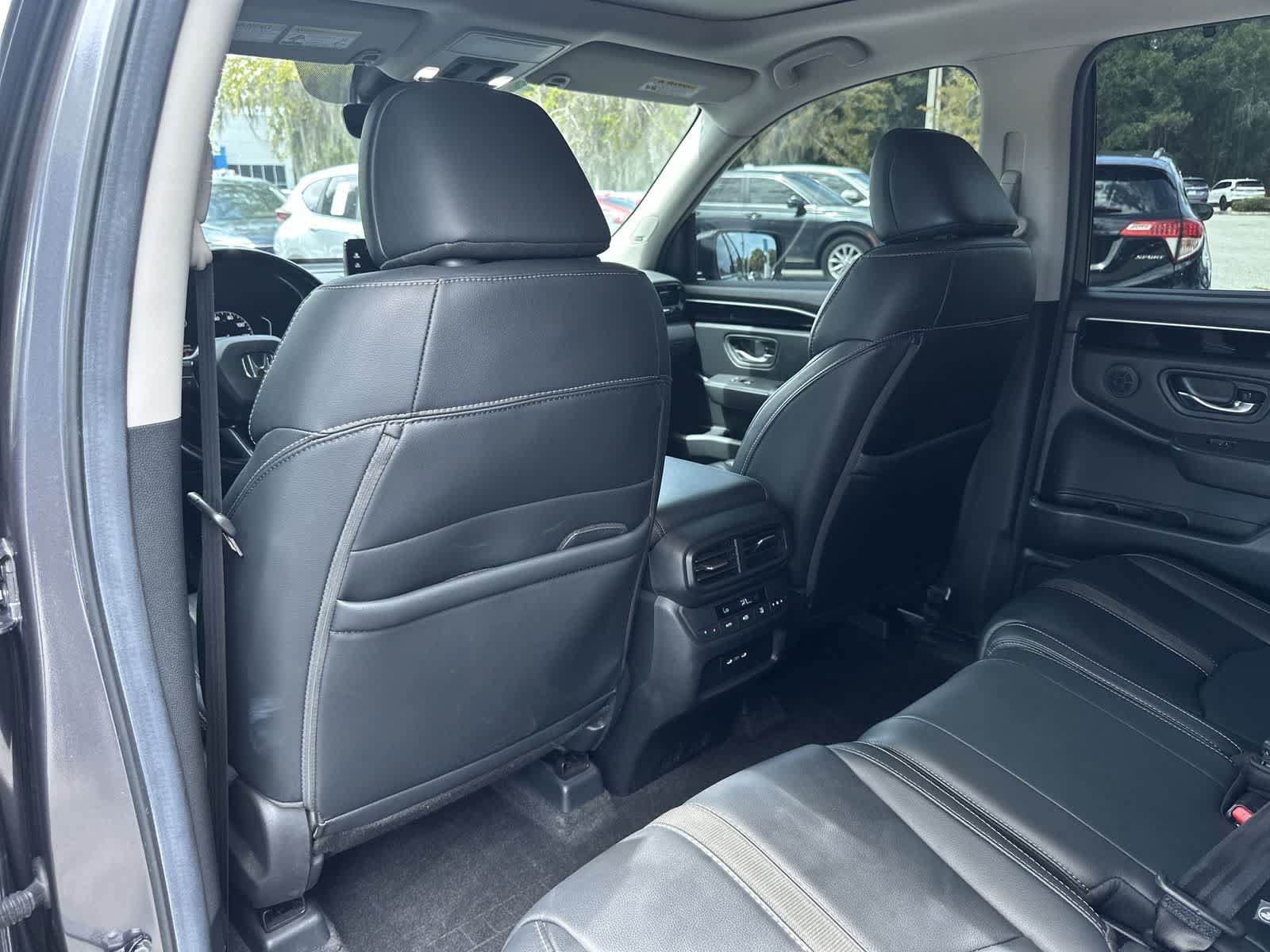 Used 2025 Honda Pilot Touring image 14
