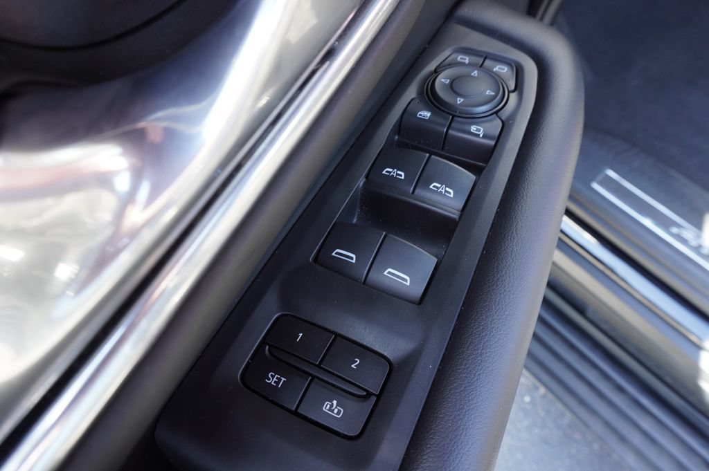 Certified 2023 GMC Yukon XL AT4 w/ Technology Package AWD/4WD image 18
