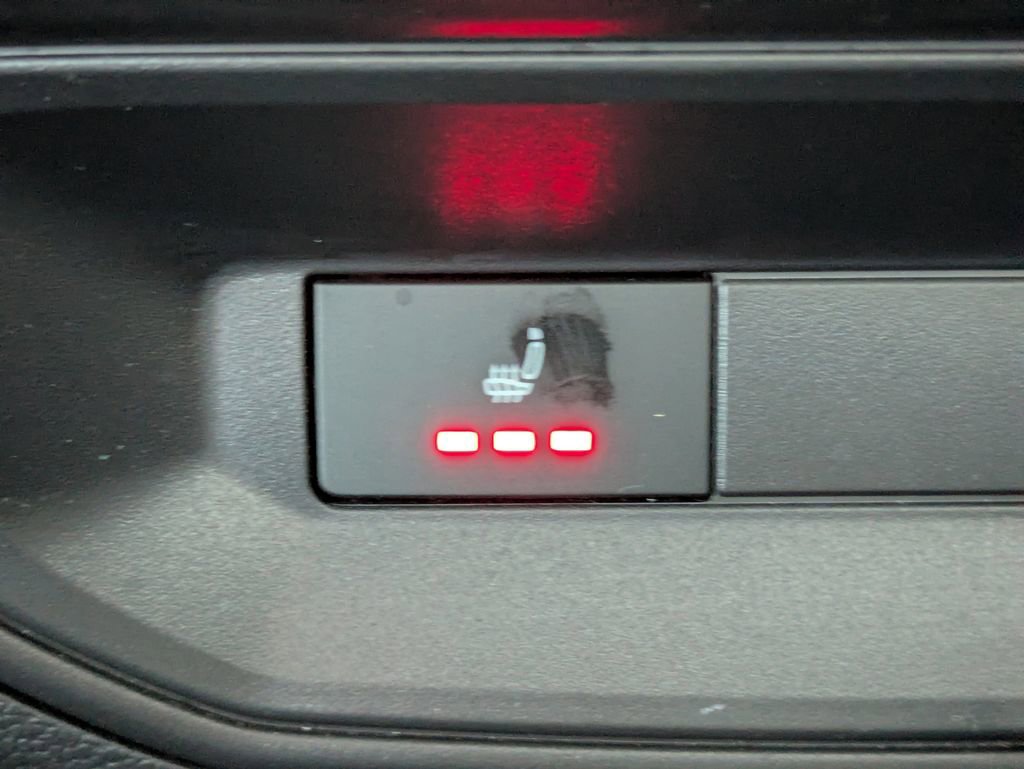 Certified 2024 Volkswagen Atlas Cross Sport SEL R-Line image 18