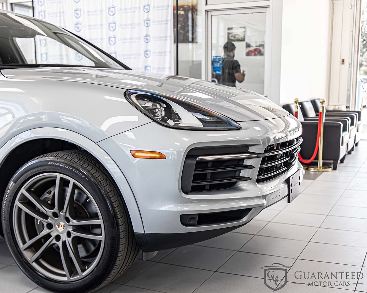 Used 2023 Porsche Cayenne w/ Premium Package AWD/4WD image 4