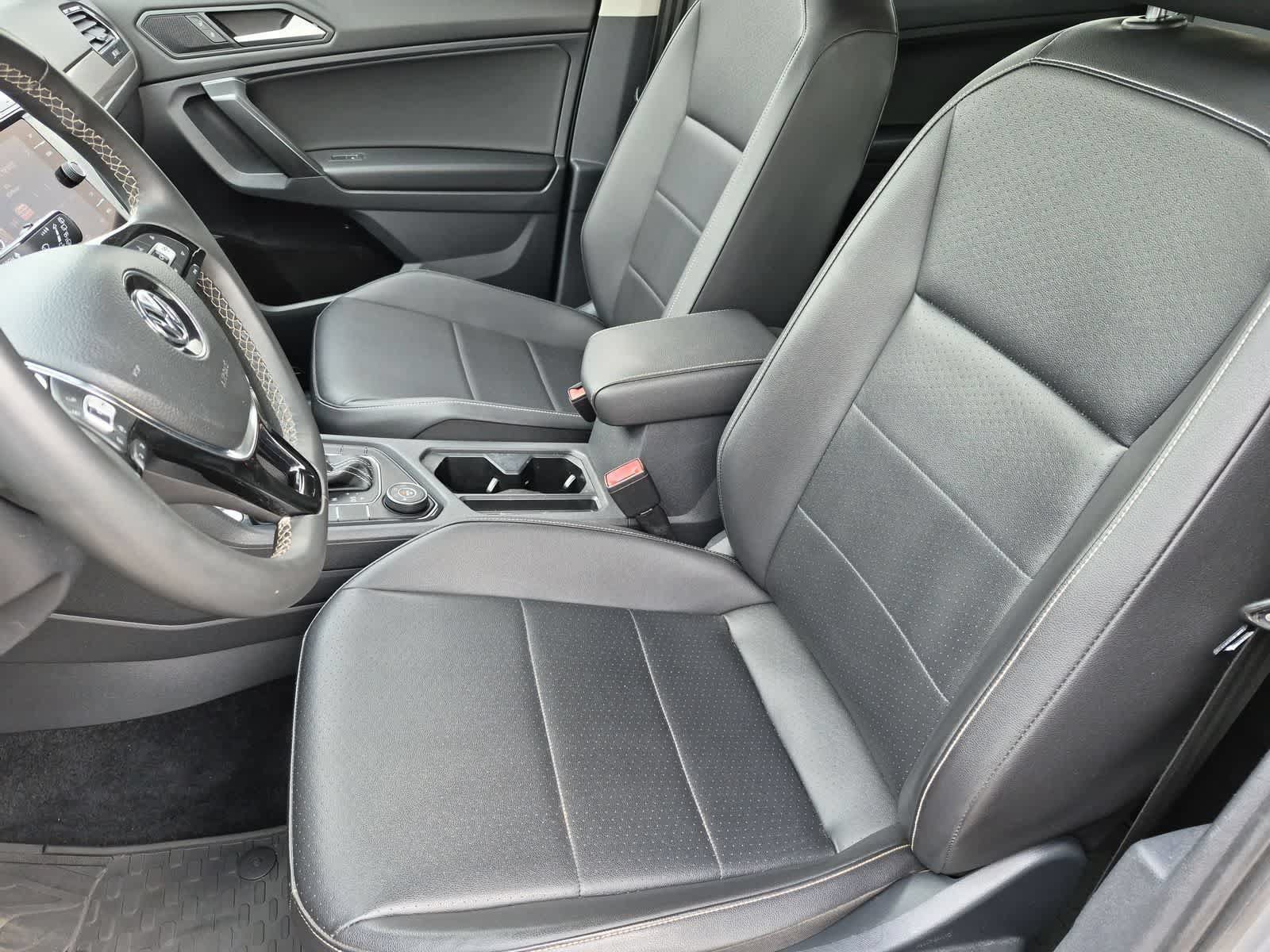 Used 2021 Volkswagen Tiguan SE AWD/4WD image 16