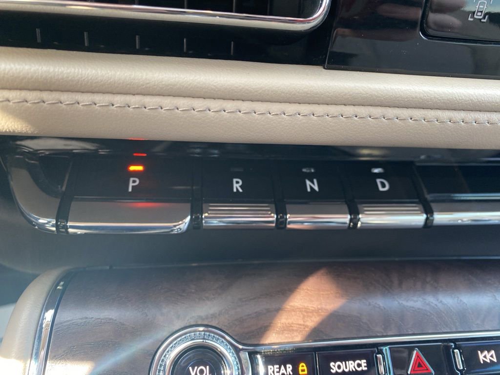 Used 2021 Lincoln Aviator Reserve w/ Equipment Group 201A RWD image 26