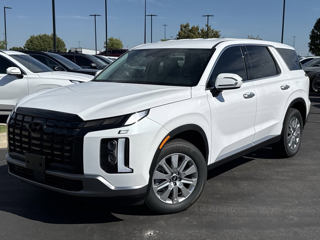 New 2025 Hyundai Palisade SE image 1