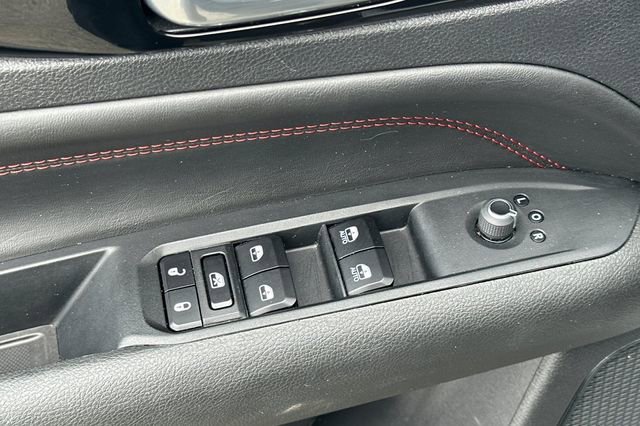 Used 2024 Jeep Compass Trailhawk image 12