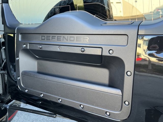 New 2025 Land Rover Defender 110 V8 image 20