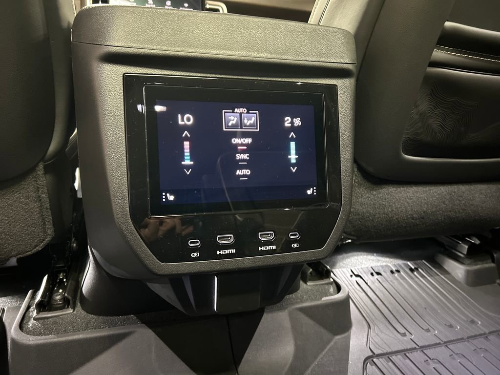New 2026 GMC Yukon XL Denali Ultimate w/ LPO, Floor Liner Package AWD/4WD image 23