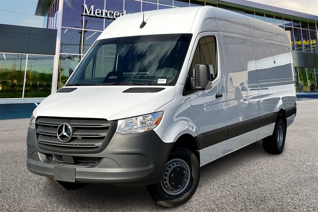 New 2025 Mercedes-Benz Sprinter 4500 video 2