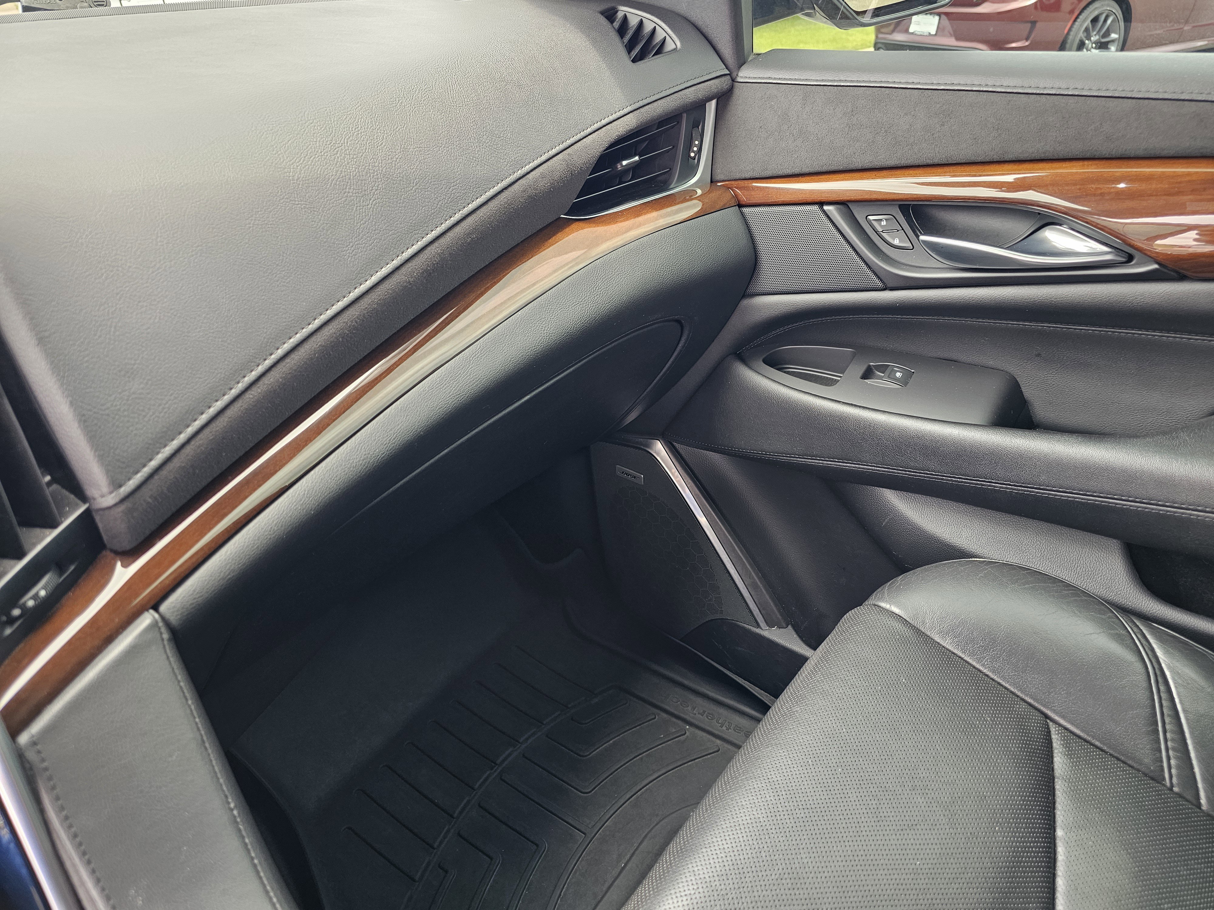 Used 2020 Cadillac Escalade Luxury AWD/4WD image 27