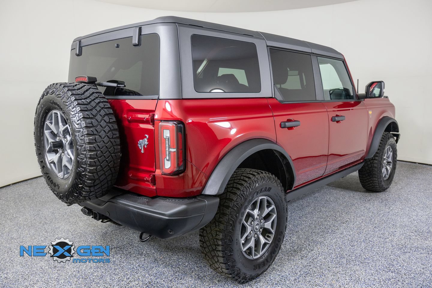 Used 2025 Ford Bronco Badlands AWD/4WD image 7