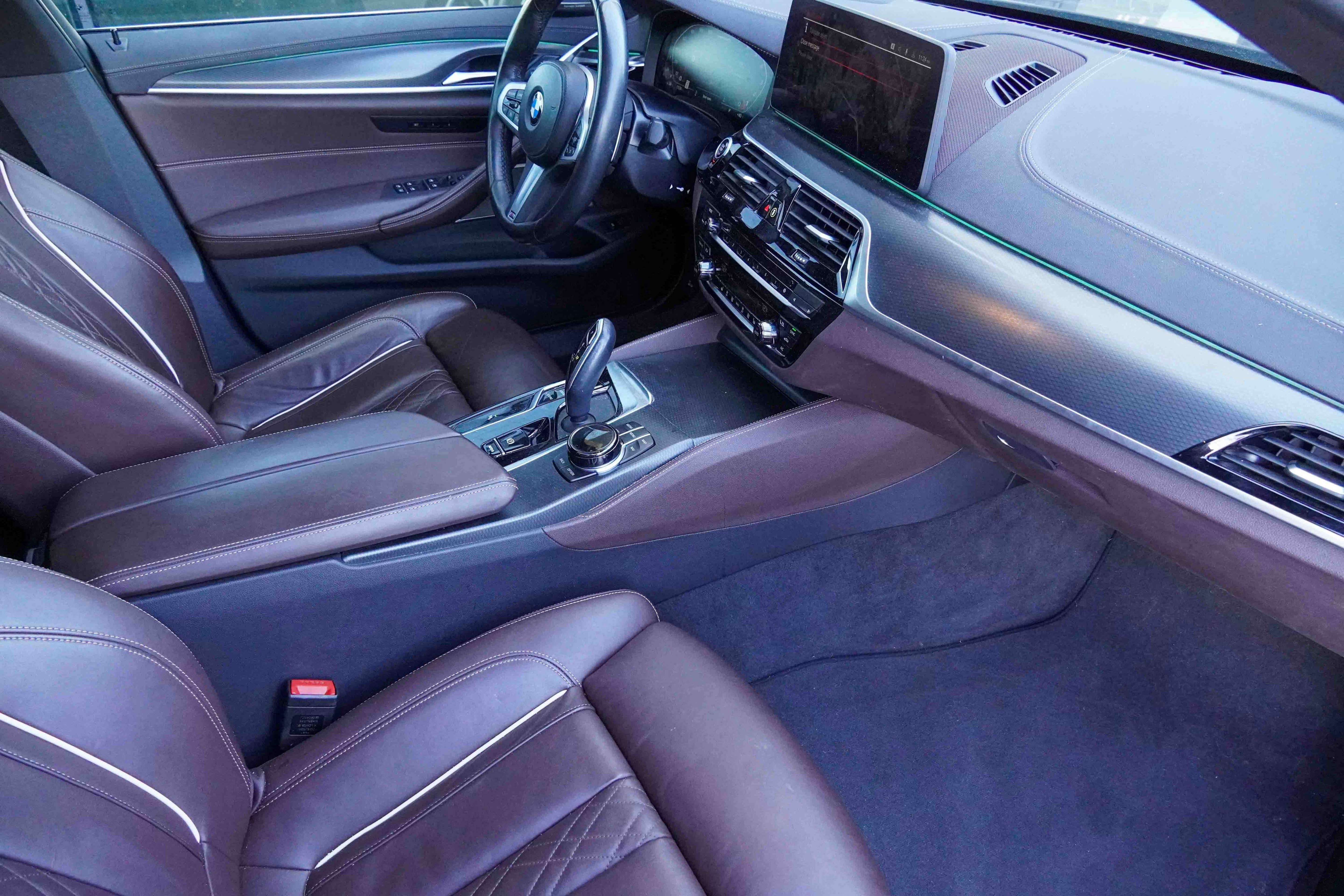 Certified 2022 BMW M550i xDrive w/ Executive Package image 10