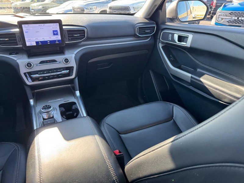 Used 2023 Ford Explorer XLT w/ Equipment Group 202A image 17