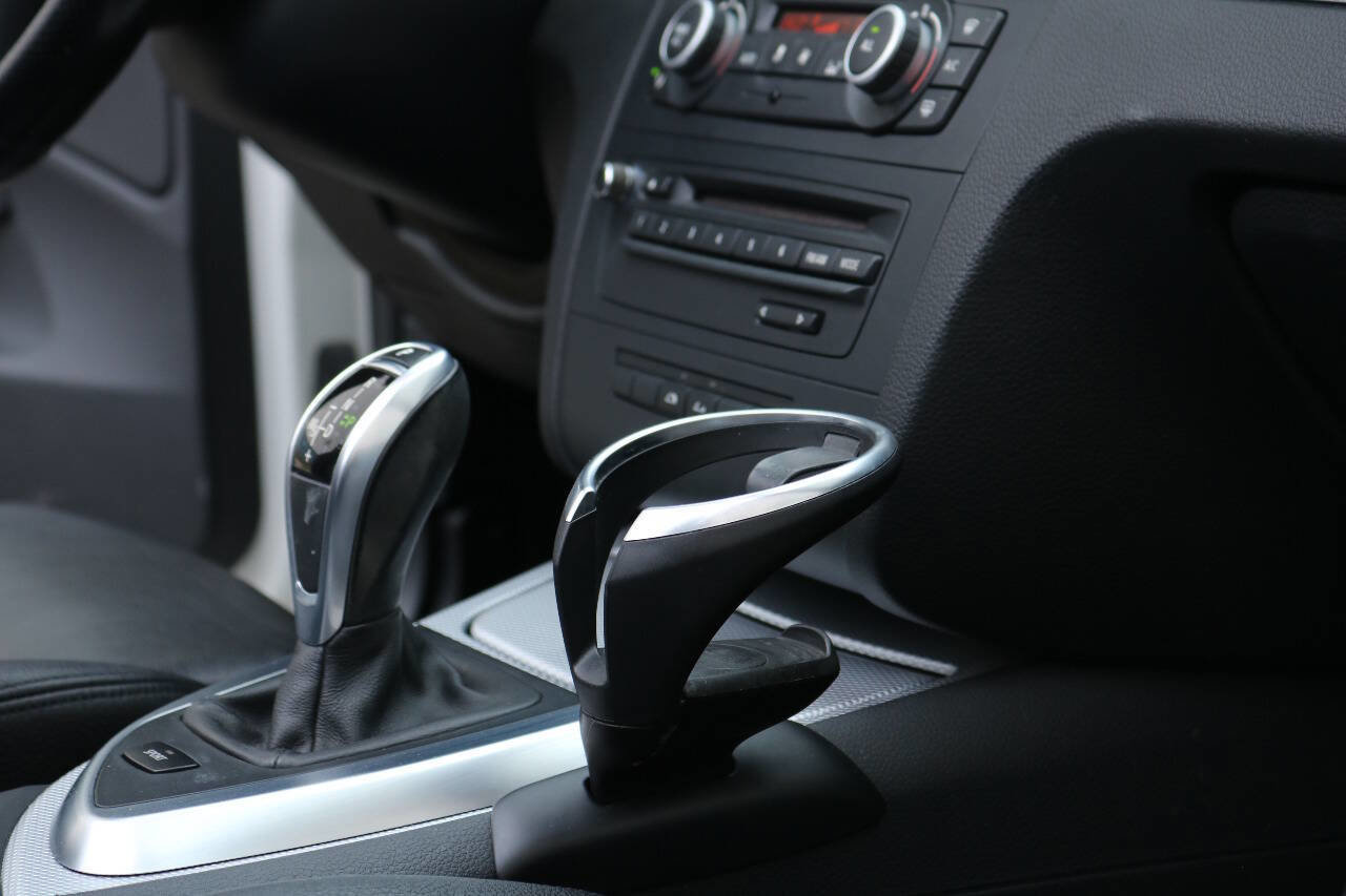 Used 2013 BMW 135i Convertible image 33