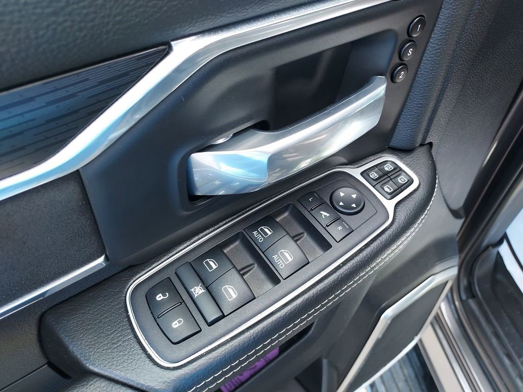 Used 2024 RAM 3500 Laramie w/ Night Edition image 19