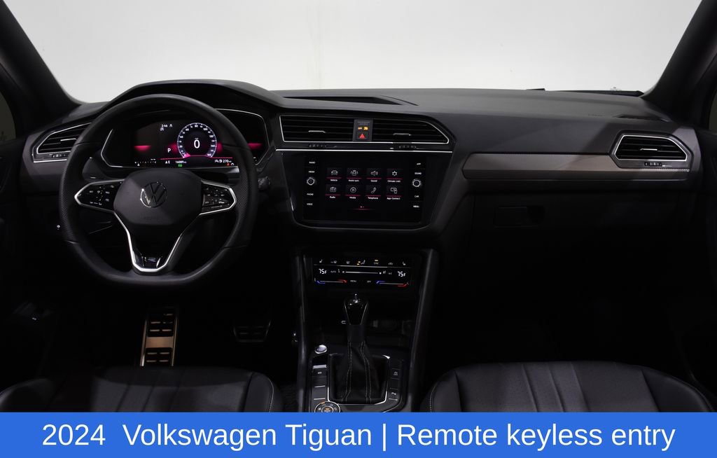 Used 2024 Volkswagen Tiguan SE R-Line image 9