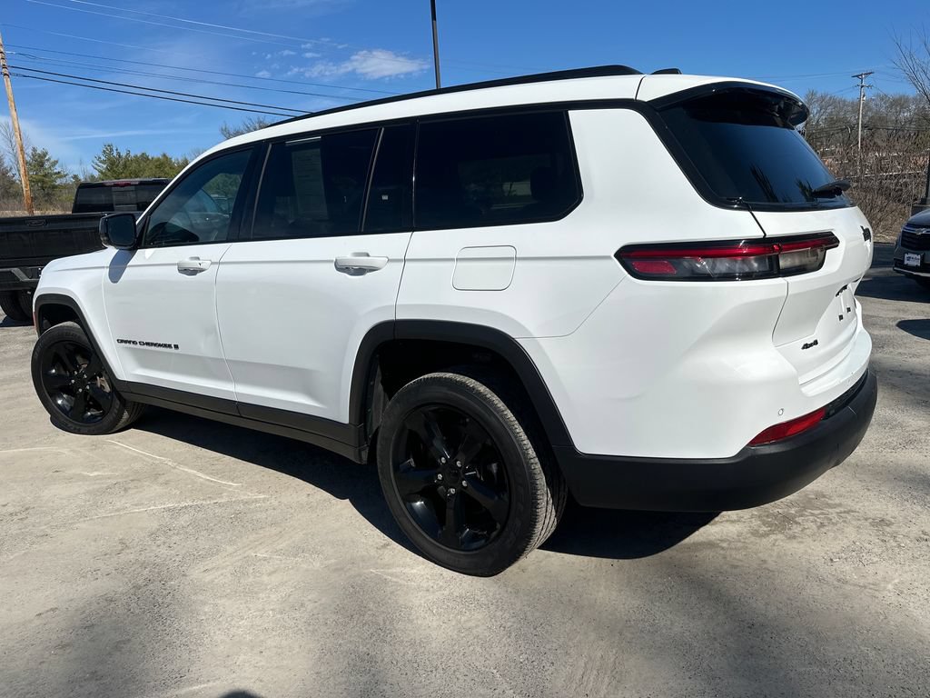 Used 2023 Jeep Grand Cherokee L Laredo AWD/4WD image 3