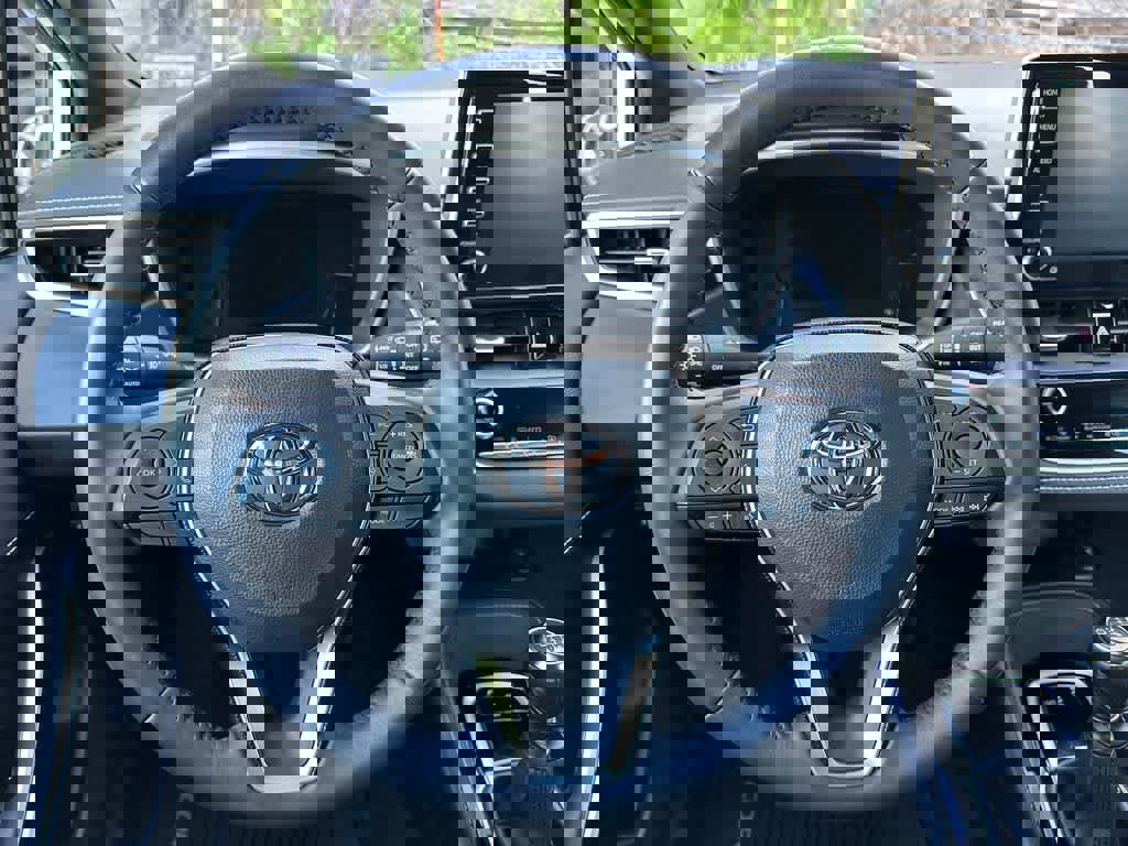 Used 2021 Toyota Corolla XSE image 15