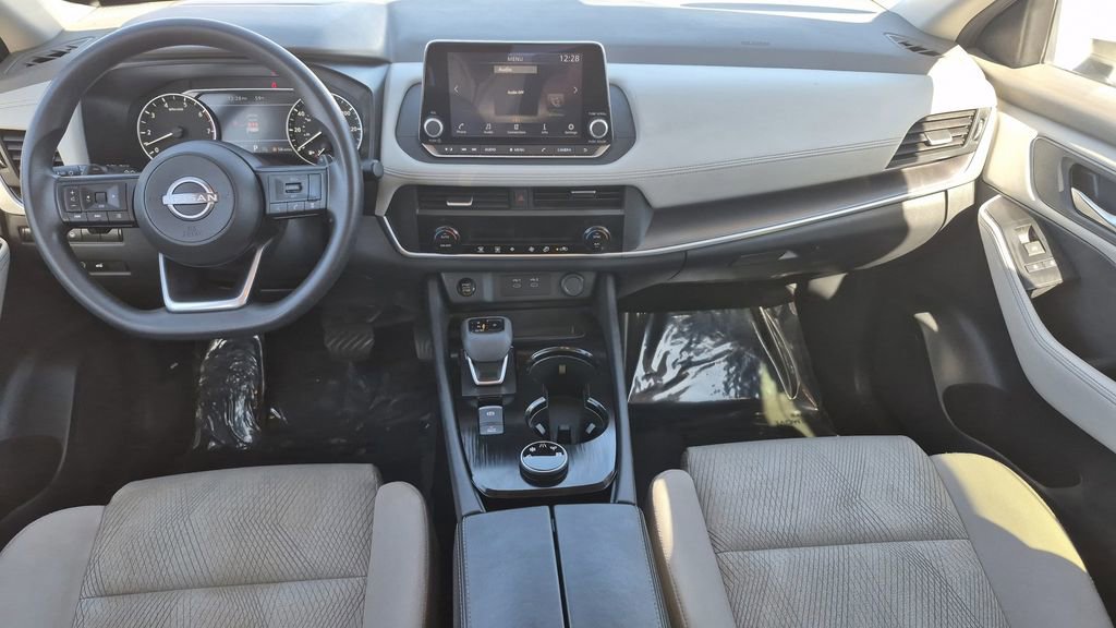 Used 2024 Nissan Rogue SV image 14