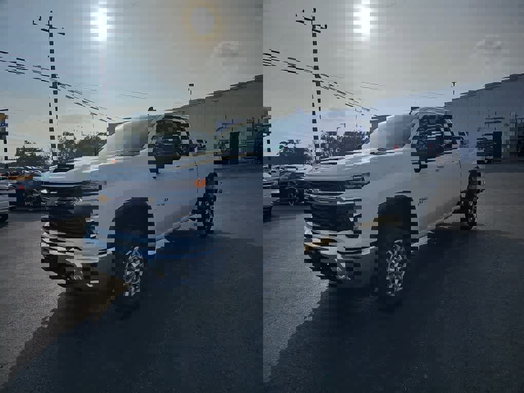 Used 2024 Chevrolet Silverado 2500 LT image 8