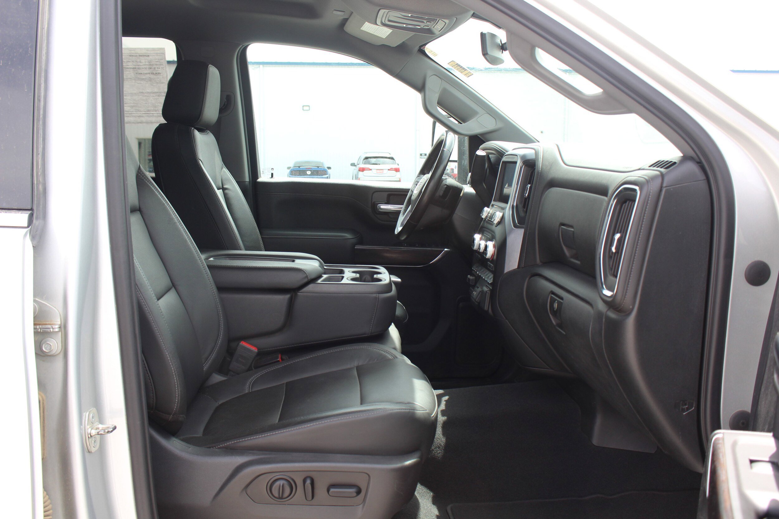 Used 2020 GMC Sierra 2500 SLT w/ Driver Alert Package I AWD/4WD image 25
