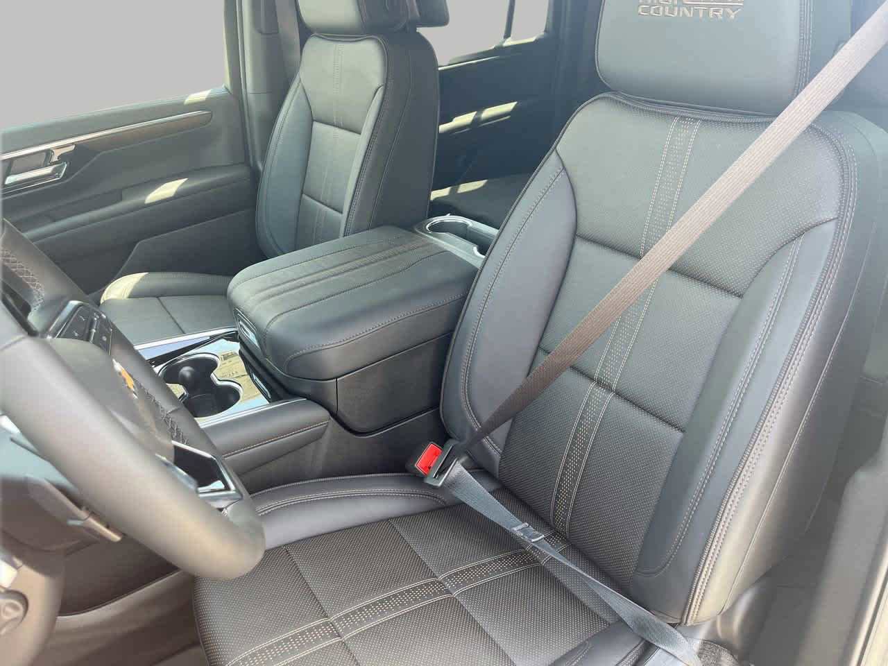 New 2026 Chevrolet Suburban High Country image 19