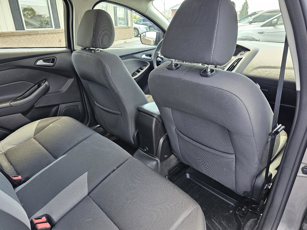 Used 2014 Ford Focus SE FWD image 19