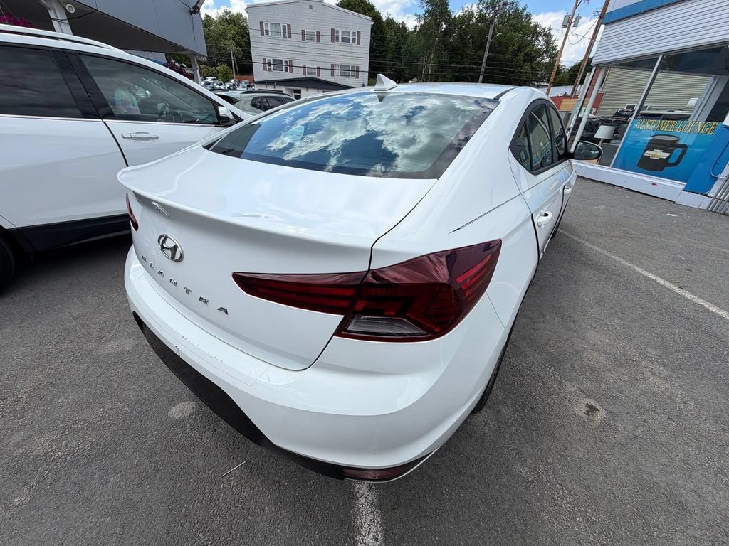 Used 2019 Hyundai Elantra SEL w/ Cargo Package FWD image 5