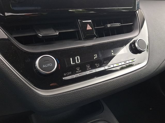 Used 2025 Toyota Corolla LE FWD image 15