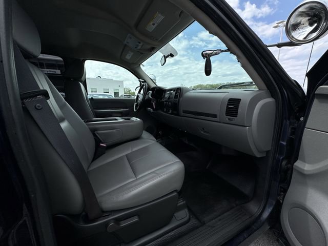 Used 2009 Chevrolet Silverado 1500 W/T AWD/4WD image 25