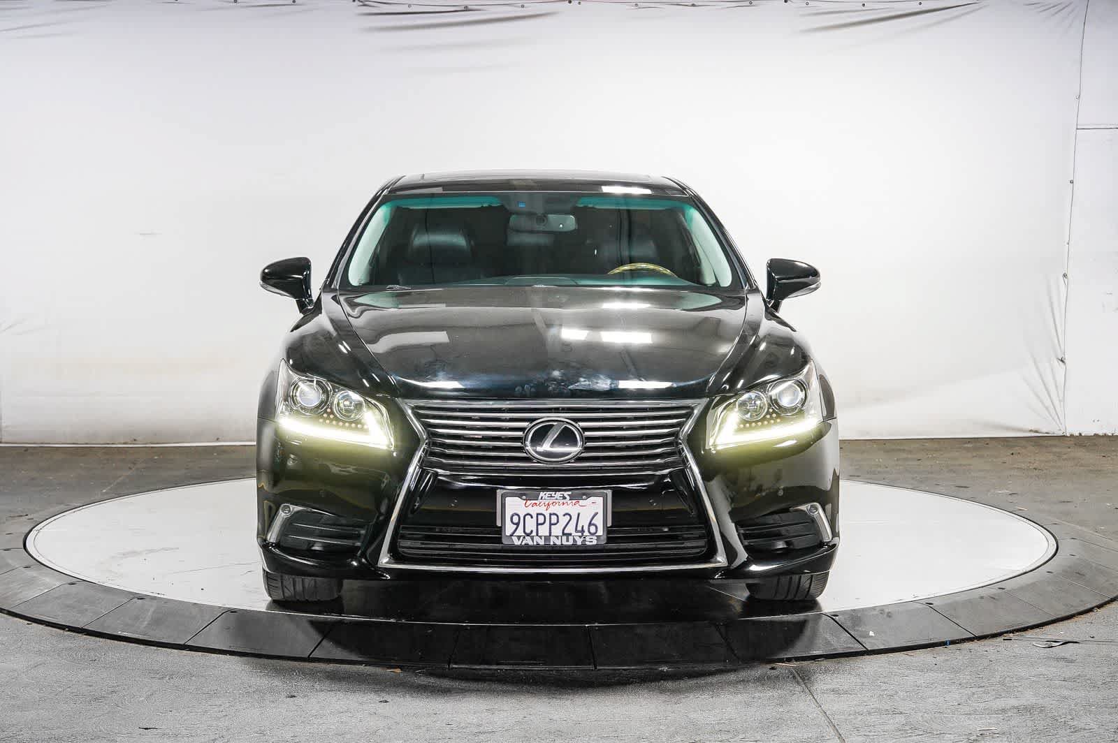 Used 2016 Lexus LS 460 w/ Comfort Package RWD image 6