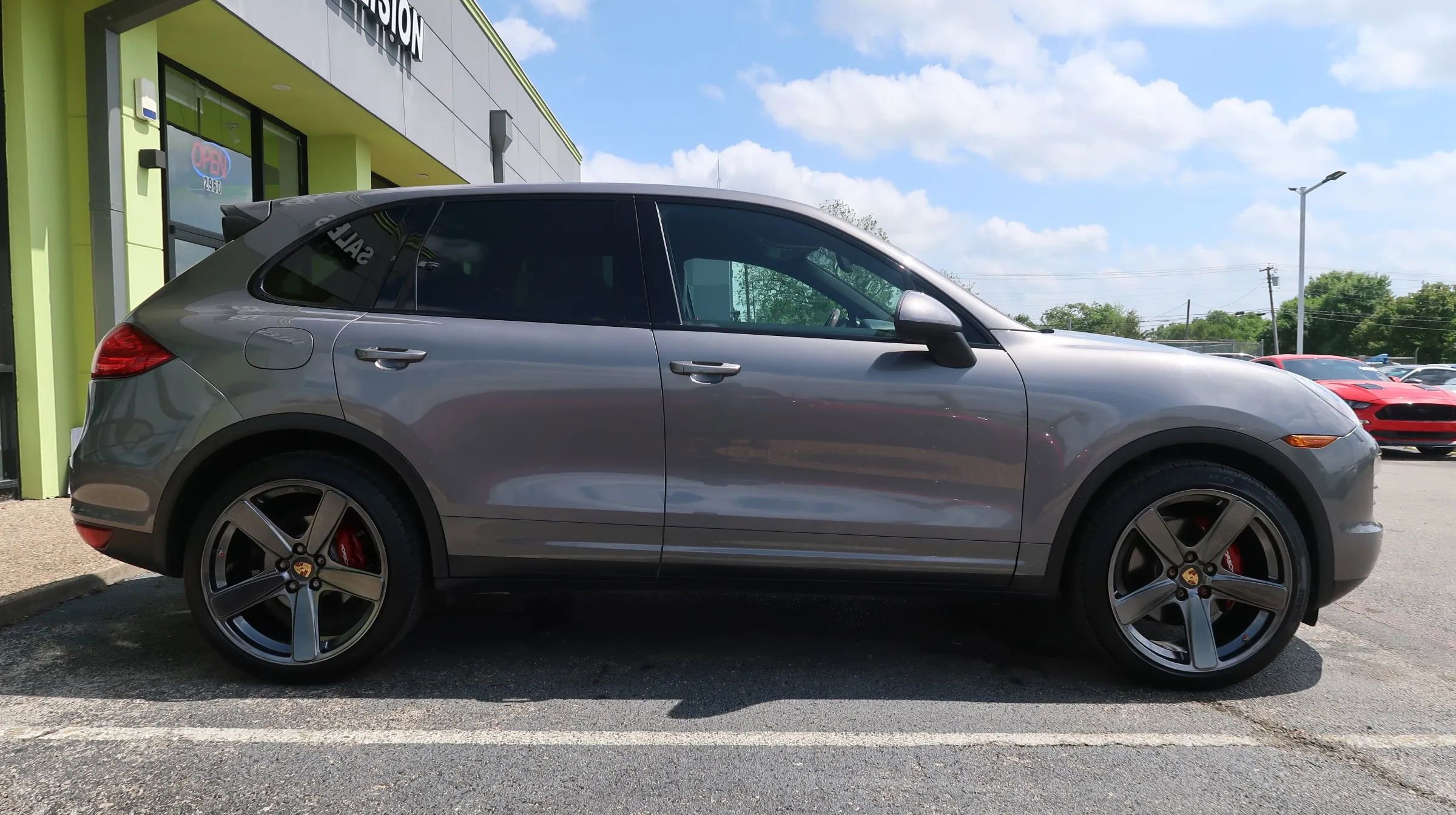 Used 2011 Porsche Cayenne S AWD/4WD image 8
