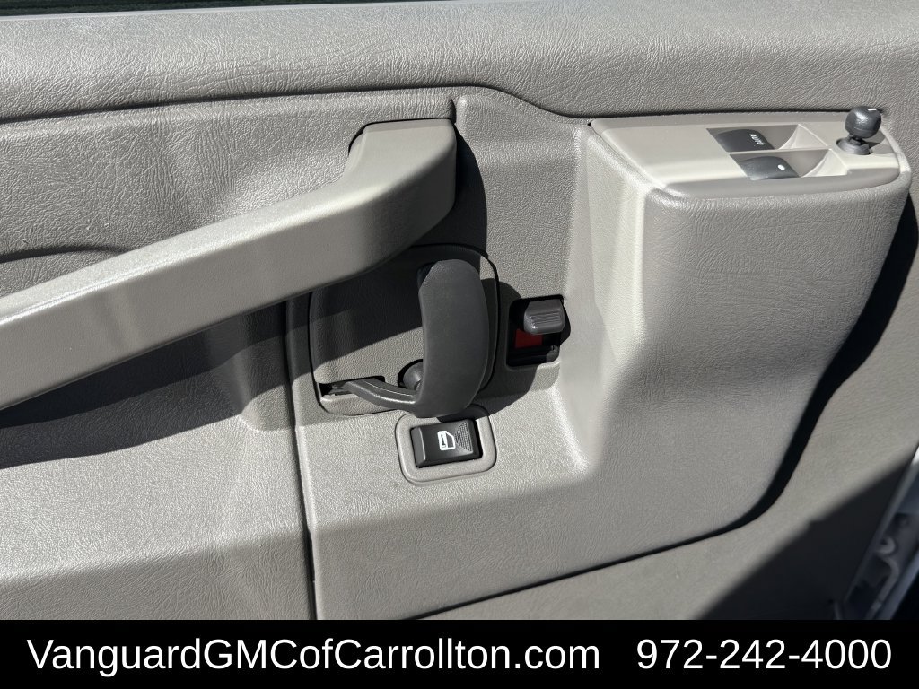 Used 2026 GMC Savana 3500 LT w/ LT Preferred Equipment Group RWD image 25
