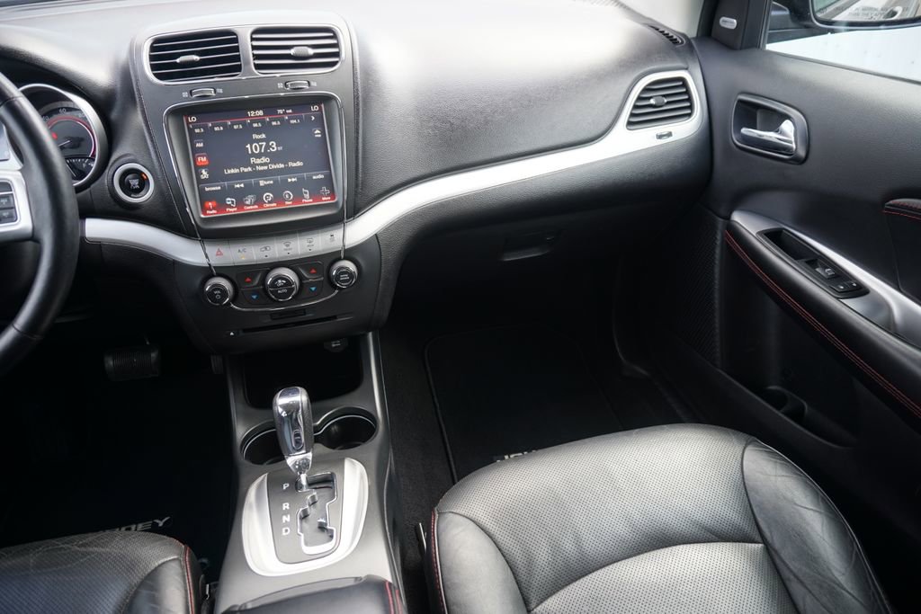 Used 2015 Dodge Journey R/T w/ Flexible Seating Group image 28