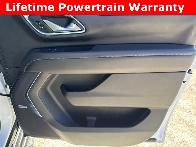 Used 2024 Chevrolet Suburban LT image 24