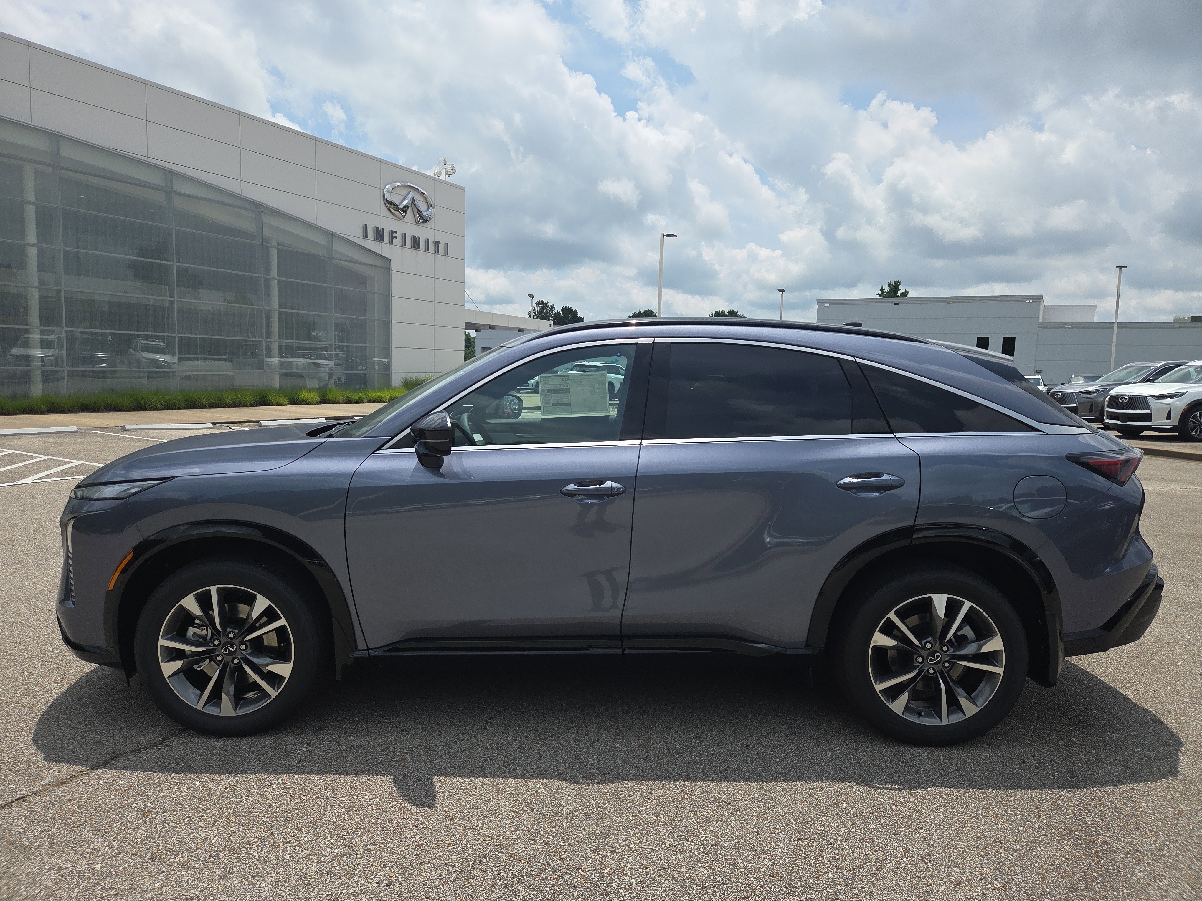 New 2027 INFINITI QX65 Luxe AWD/4WD image 2