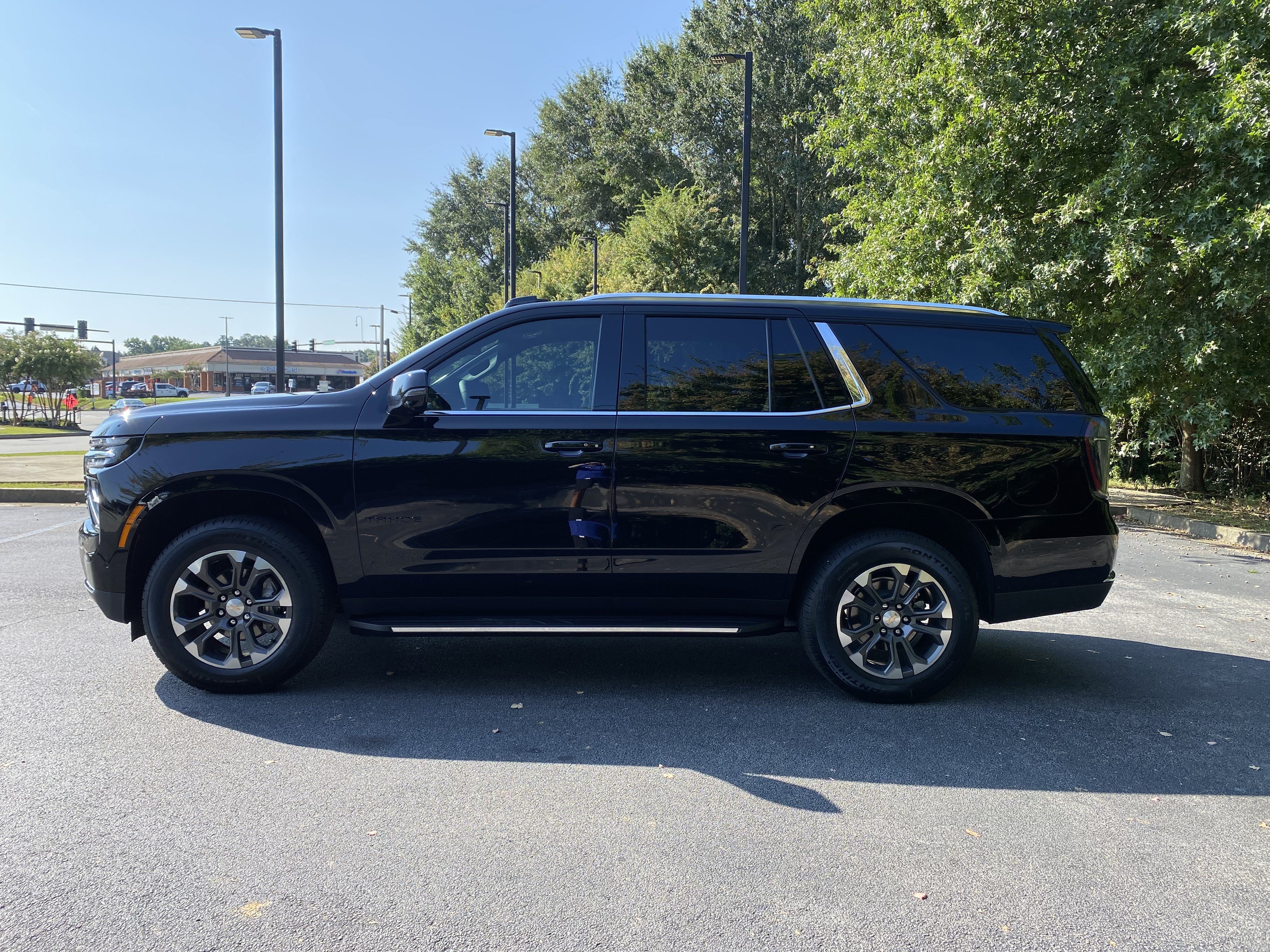 Used 2026 Chevrolet Tahoe LT w/ Comfort Package AWD/4WD image 6