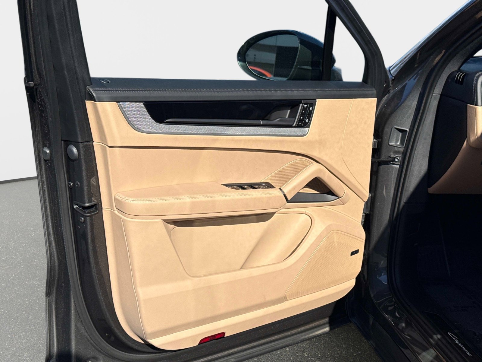 New 2025 Porsche Cayenne E-Hybrid image 19