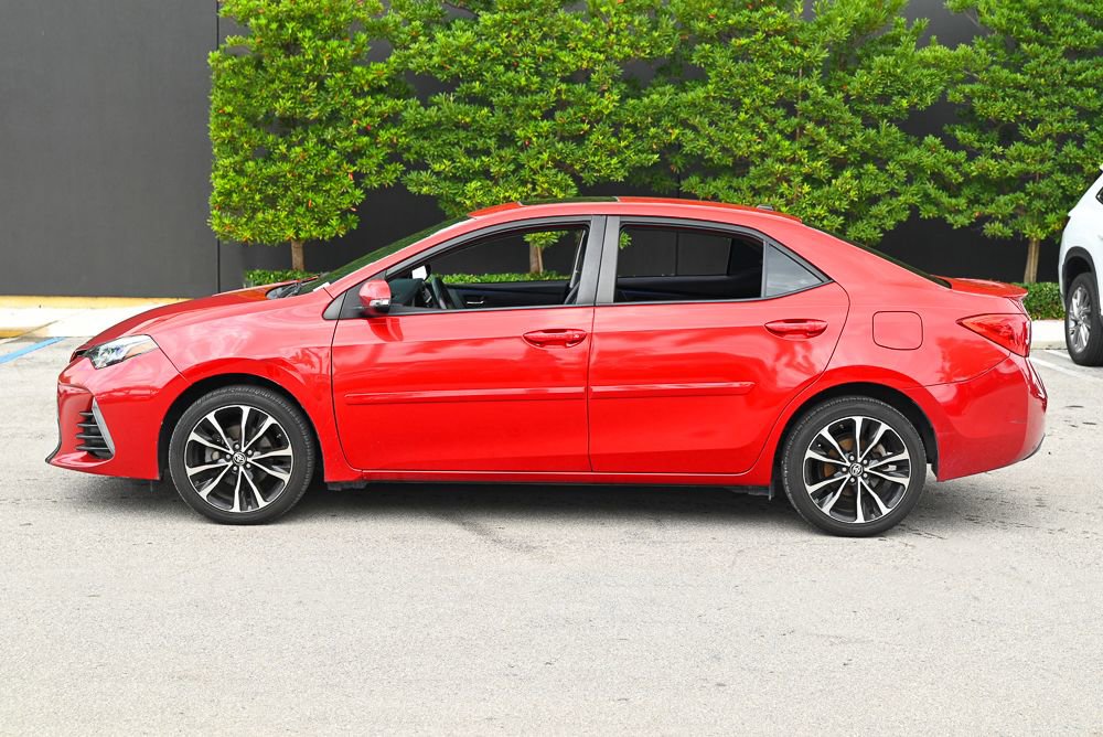 Used 2018 Toyota Corolla XSE FWD image 4