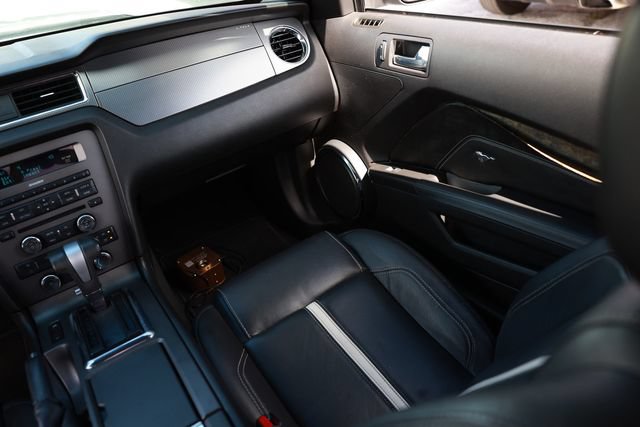 Used 2010 Ford Mustang GT Premium RWD image 25