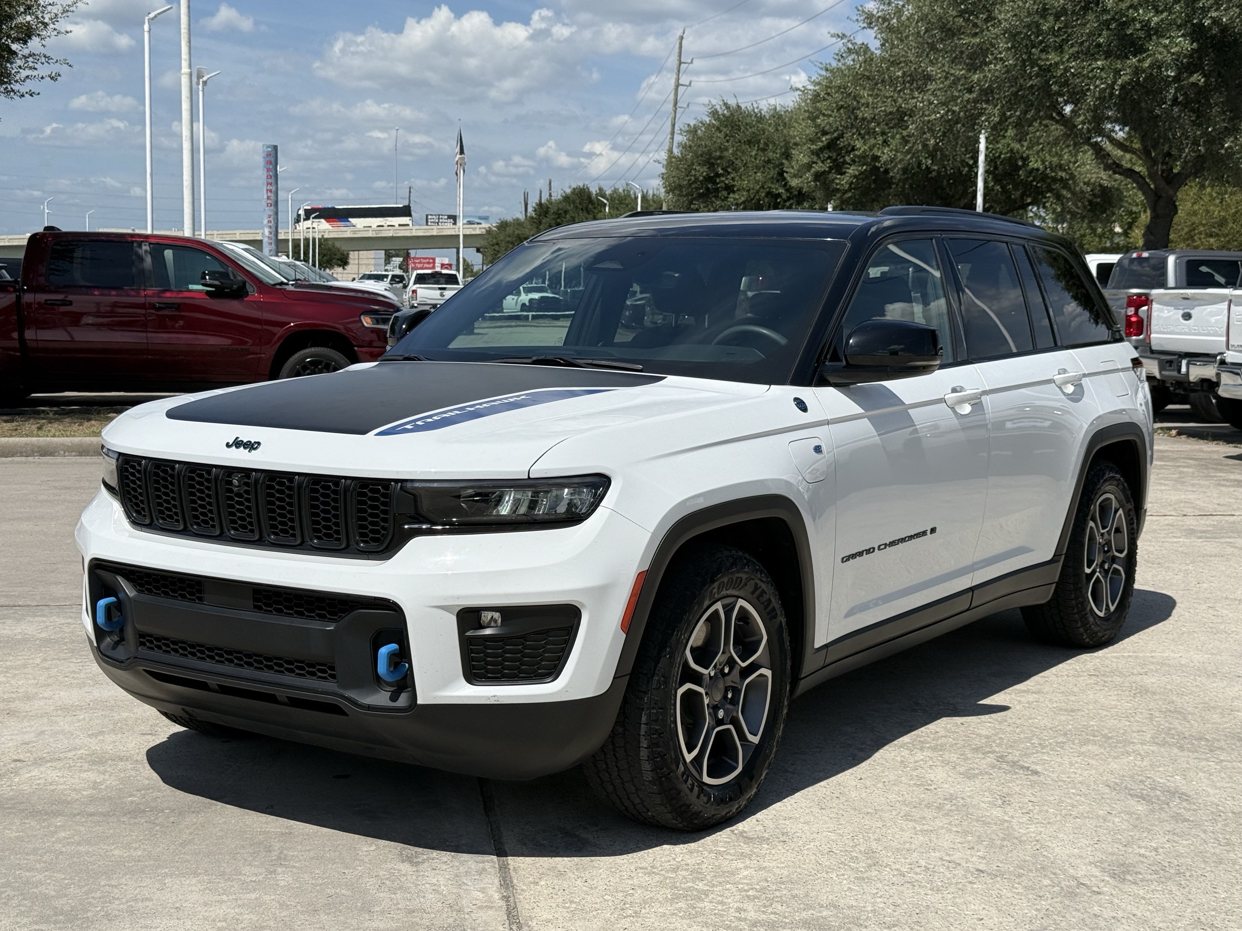 Used 2022 Jeep Grand Cherokee Trailhawk AWD/4WD image 10