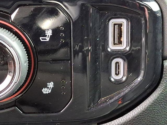 Used 2024 Chevrolet Silverado 1500 LT w/ Z71 Off-Road Package image 24