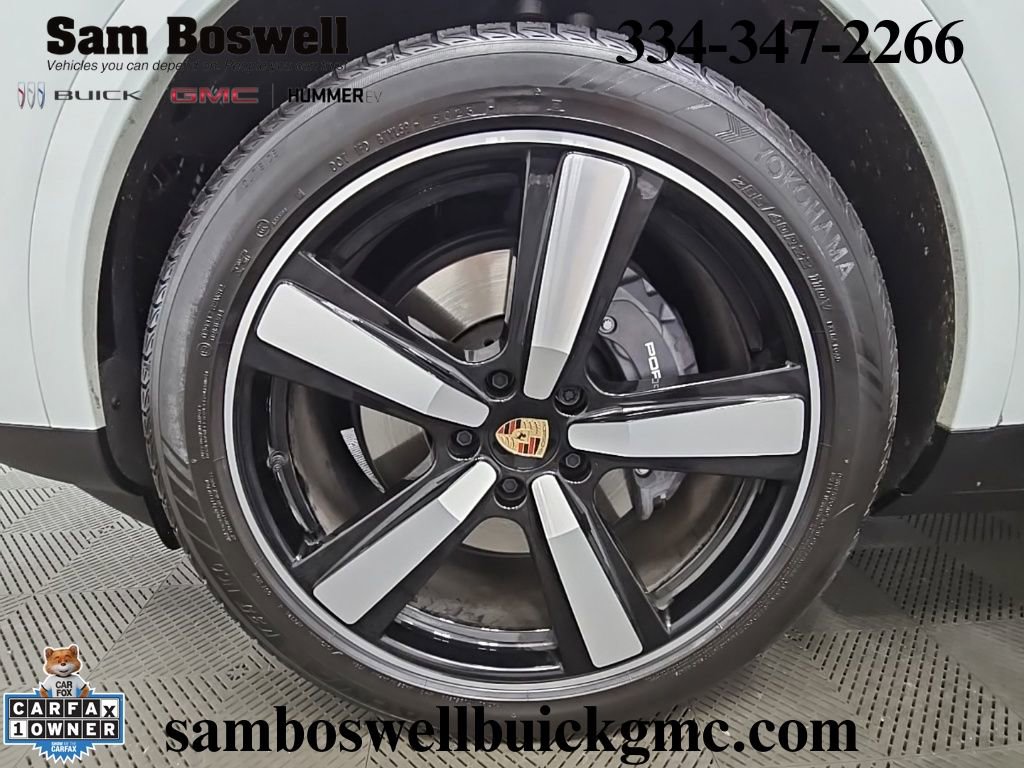 Used 2025 Porsche Cayenne Coupe image 46