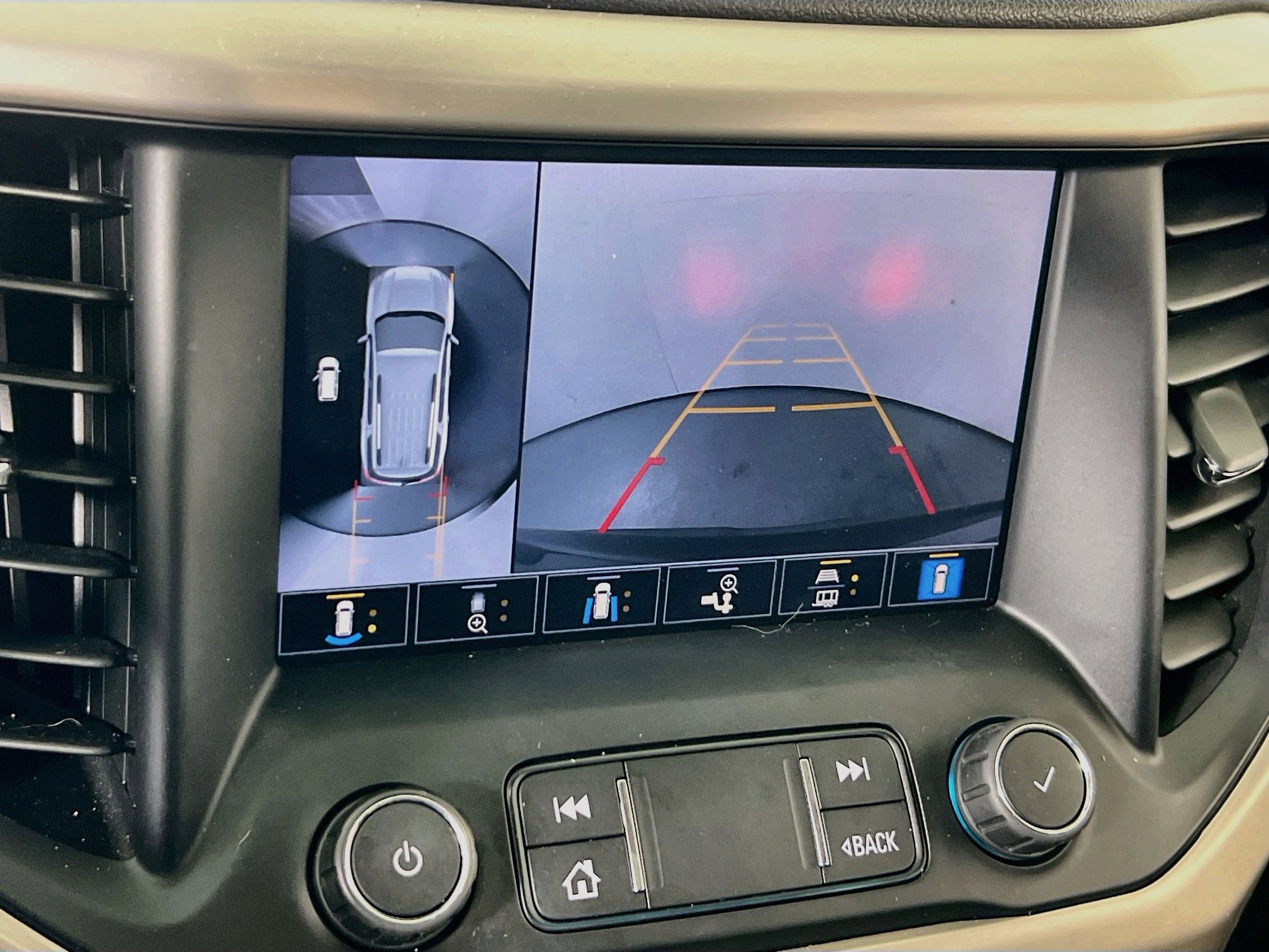 Used 2021 GMC Acadia Denali w/ Denali Ultimate Package AWD/4WD image 14