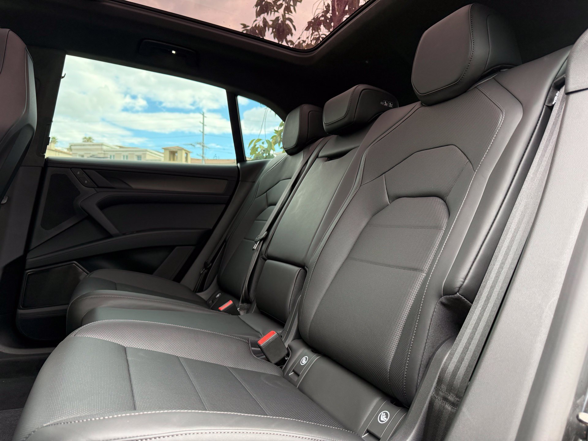 New 2026 Porsche Cayenne Turbo AWD/4WD image 32