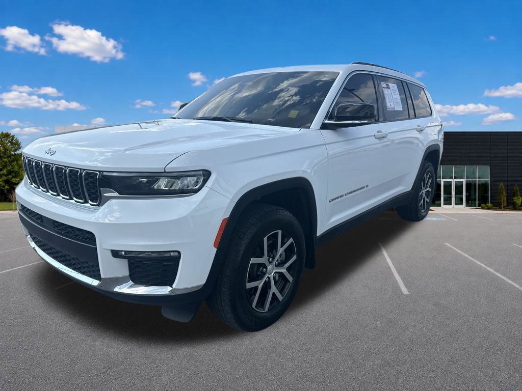 Used 2025 Jeep Grand Cherokee L Limited w/ Trailer Tow Package AWD/4WD image 4