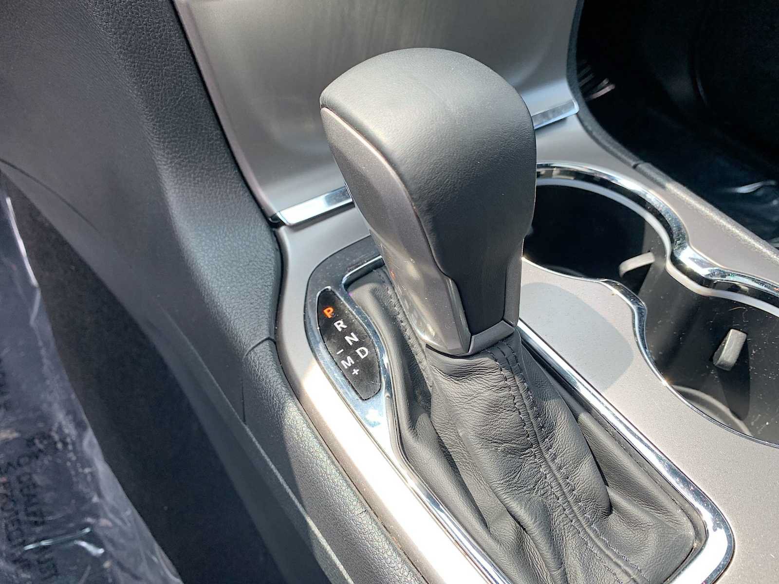 Used 2019 Jeep Grand Cherokee Altitude AWD/4WD image 16