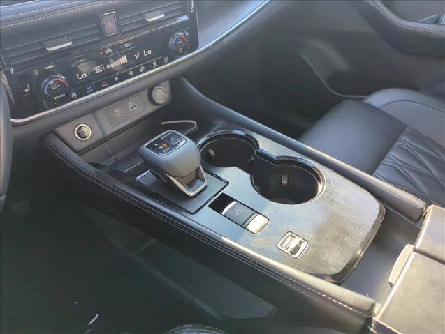 Used 2021 Nissan Rogue Platinum image 16